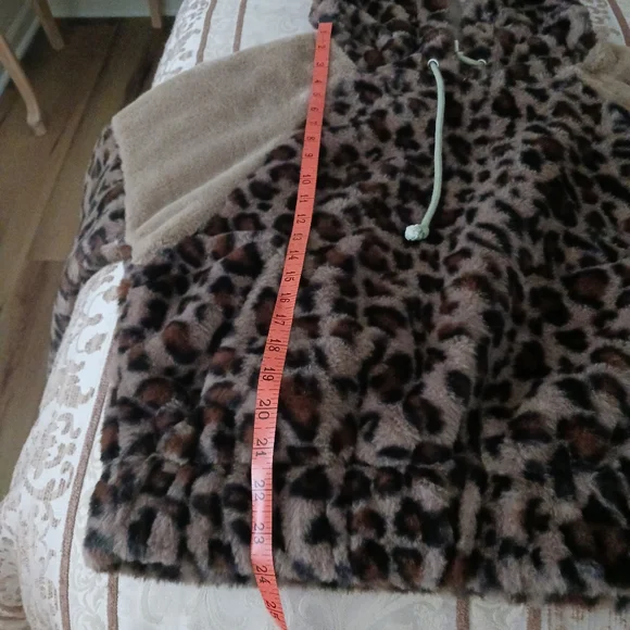Hem & Thread Brown Faux Fur Hoodie S LIKE NEW - Picture 9 of 14